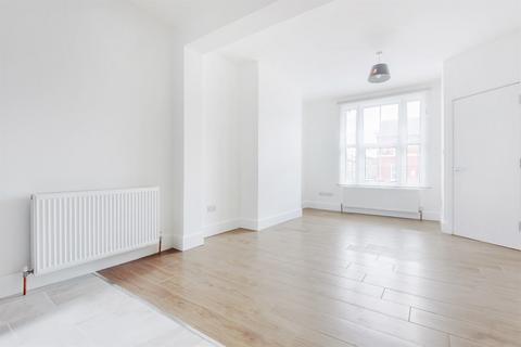 3 bedroom terraced house to rent - Bedford Road, Reading, RG1