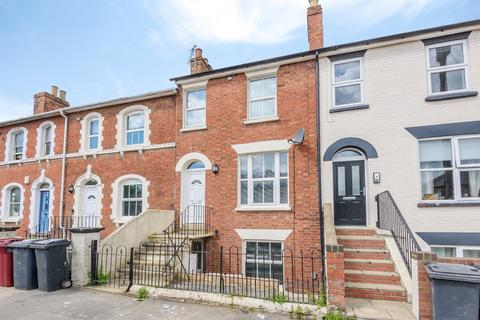 3 bedroom terraced house to rent, Bedford Road, Reading, RG1