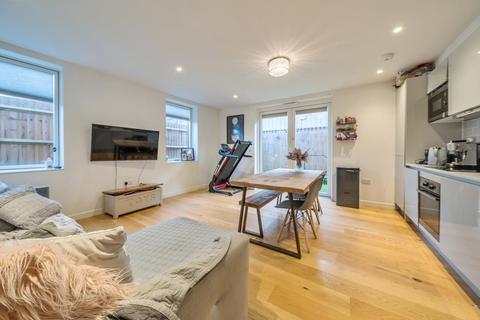 2 bedroom flat for sale - Cowleaze Road, Kingston upon Thames