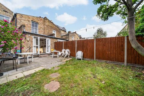4 bedroom terraced house to rent - Elthorne Road, London, n19