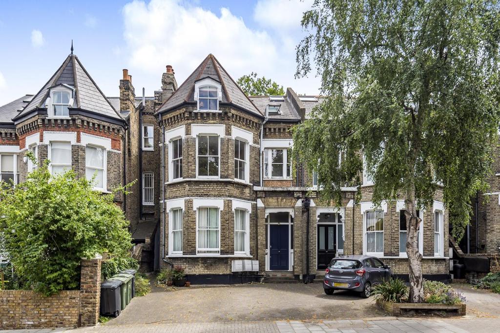 Larkhall Rise, Clapham 2 bed flat £649,950