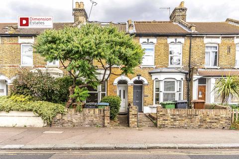 3 bedroom terraced house to rent - Cann Hall Road, Leytonstone, E11