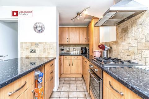 3 bedroom terraced house to rent - Cann Hall Road, Leytonstone, E11