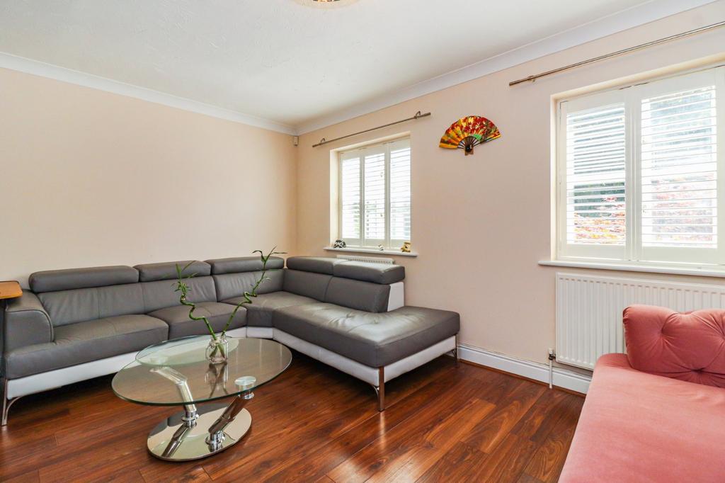Molteno Road, Watford, Herts, WD17 4 bed end of terrace house £725,000