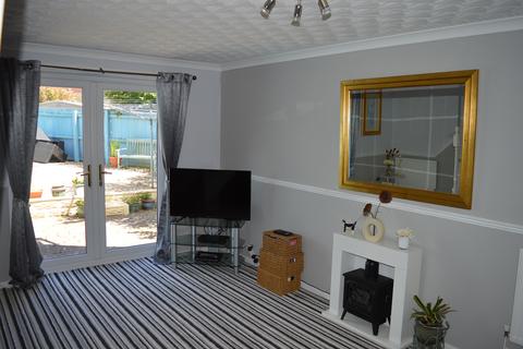 12 Clos Ogney, Llantwit Major, CF61 2SN