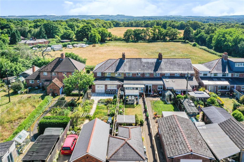 Little Aldershot, Baughurst, Tadley, Hampshire, RG26 3 bed terraced