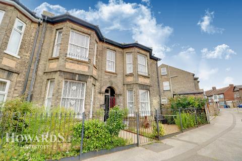 13 Alexandra Road, Lowestoft, NR32 1PH