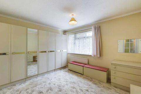 15 Harkness Close, Bletchley, Milton Keynes, MK2 3NB