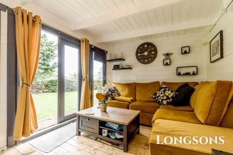 20 Latimer Way, North Pickenham, Swaffham, PE37 8JY