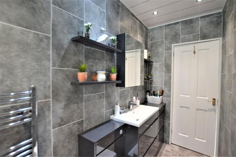 4 Holms Road, Glengarnock, Beith, KA14 3AD