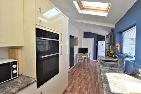 4 Holms Road, Glengarnock, Beith, KA14 3AD