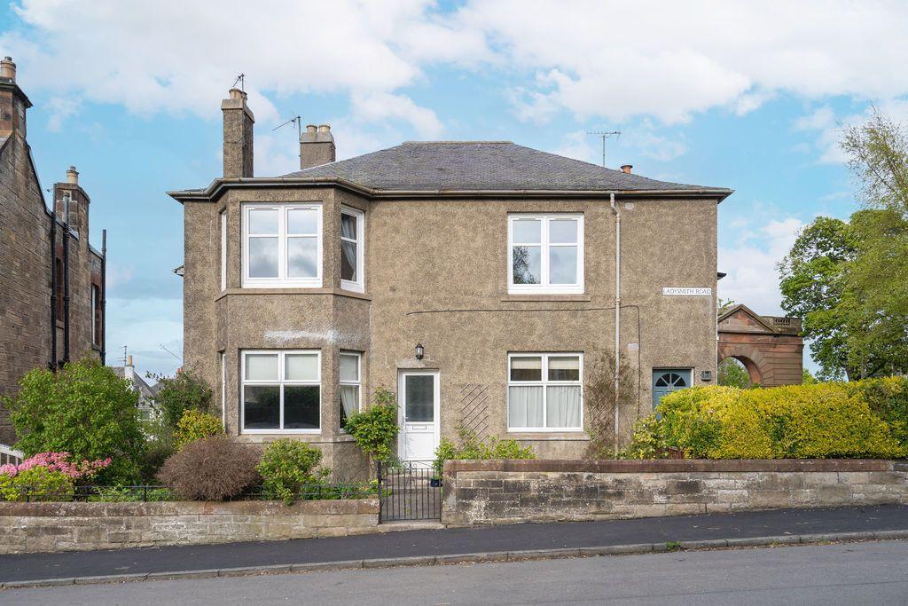 69 Ladysmith Road, Blackford, Edinburgh, EH9 3EY 2 bed flat £395,000