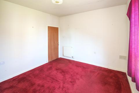 35 Restalrig Square, Edinburgh, EH7 6EZ