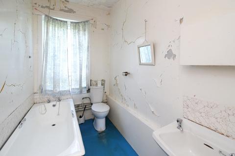35 Restalrig Square, Edinburgh, EH7 6EZ