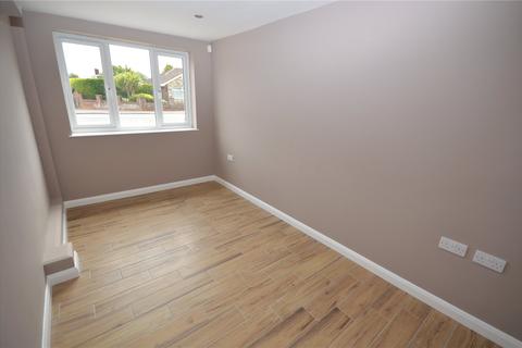 3 bedroom semi-detached house to rent - Vincent Road, Luton, Bedfordshire, LU4