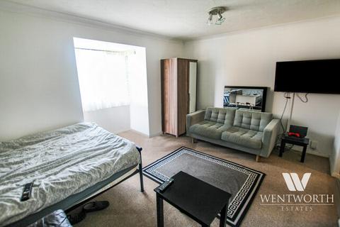 136 Ainsley Close, Edmonton, London, N9 9SH