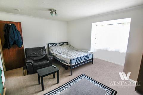 136 Ainsley Close, Edmonton, London, N9 9SH
