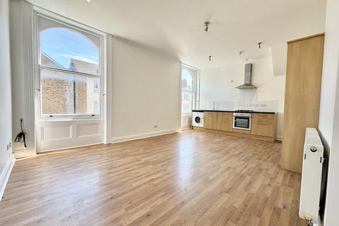 2 bedroom flat to rent, High Street, Margate