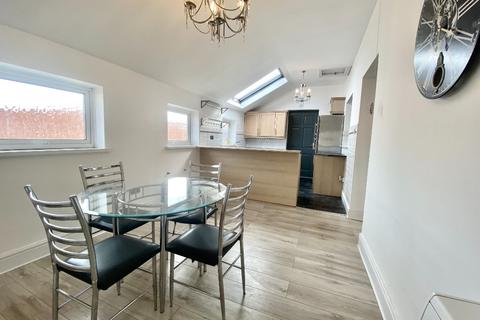 2 bedroom flat for sale - Waterloo Road, Hinckley, LE10