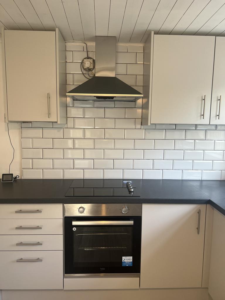 Hillside Crescent, Rogerstone NP10 3 bed semidetached house £995 pcm