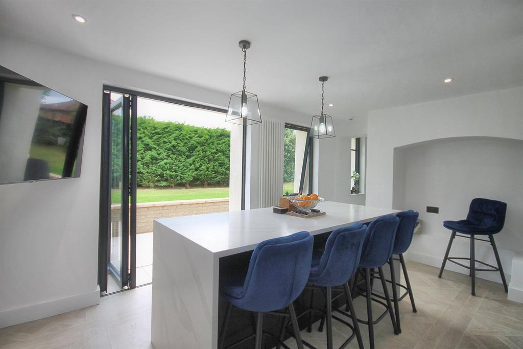 Breakfast Room