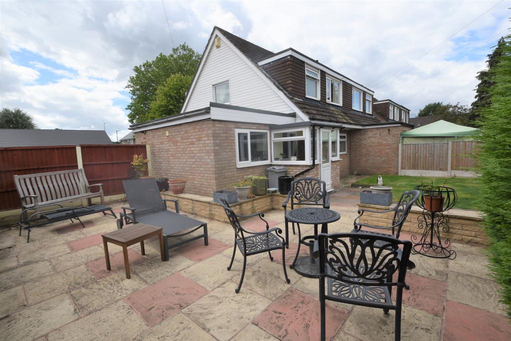 Shetland Way, Davyhulme, M41 3 bed semidetached house £300,000