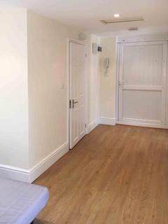 Studio to rent, Garthland Drive, Barnet