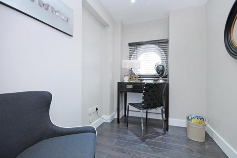 3 bedroom apartment to rent, St Johns Wood Park, London NW8