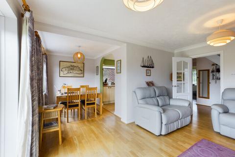 4 bedroom house for sale - Greenhill Way, Haywards Heath, RH17