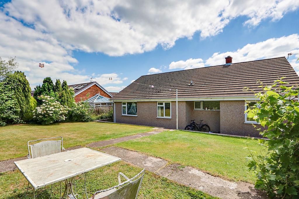 Orchard Road, Coleford, Gloucestershire. GL16 8AU 3 bed detached house