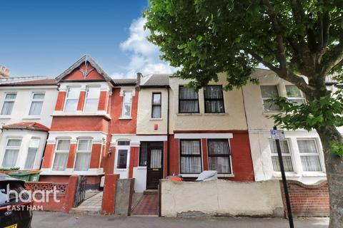 3 bedroom terraced house for sale - Elsenham Road, London