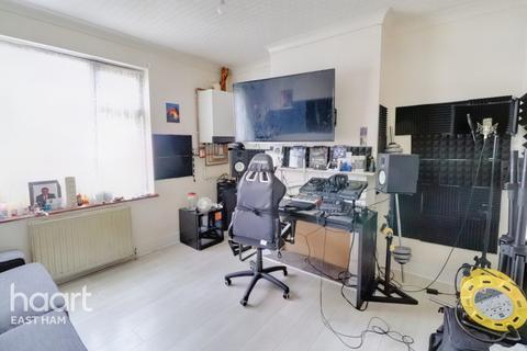 35 Elsenham Road, London, E12 6JZ