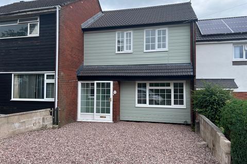 3 bedroom terraced house to rent - Southern Way, Stoke-on-Trent, Staffordshire, ST6 1PX