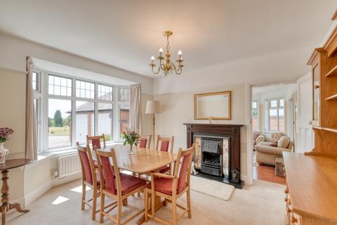 Suntrap Edgioake Lane, Astwood Bank, Redditch, B96 6BG