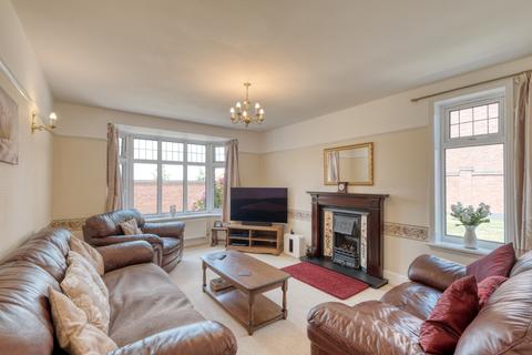 Suntrap Edgioake Lane, Astwood Bank, Redditch, B96 6BG