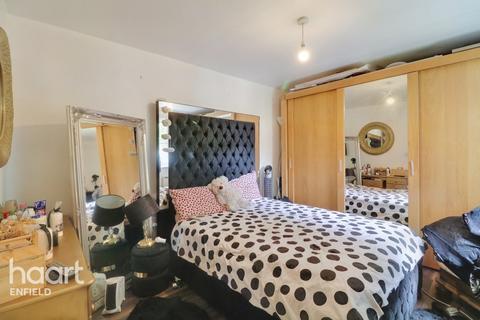 11 Polsten Mews, Enfield, EN3 6YF