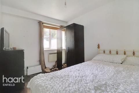 11 Polsten Mews, Enfield, EN3 6YF