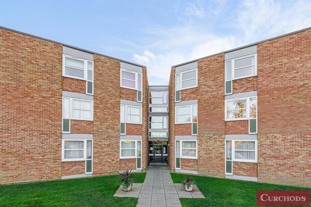 Heathside, Weybridge, Surrey, KT13 2 bed apartment £1,400 pcm (£323 pw)