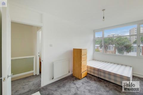 4 bedroom terraced house to rent - Swanwick, London, SW15