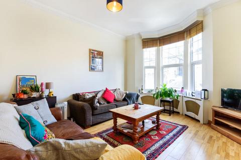 16 Rosenthal Road, London, SE6 2BY