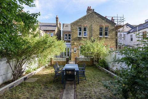 16 Rosenthal Road, London, SE6 2BY