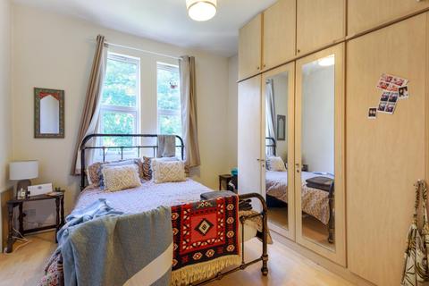 16 Rosenthal Road, London, SE6 2BY