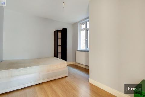 2 bedroom flat to rent - High Street, London, SE25