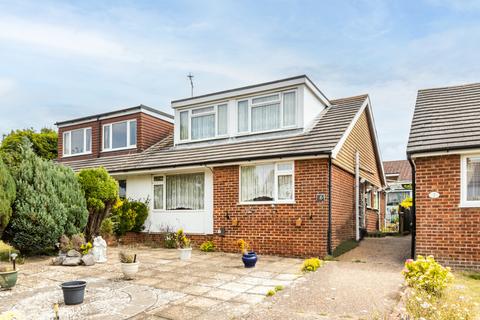 3 bedroom semi-detached house for sale - Stoneleigh Close, Brighton