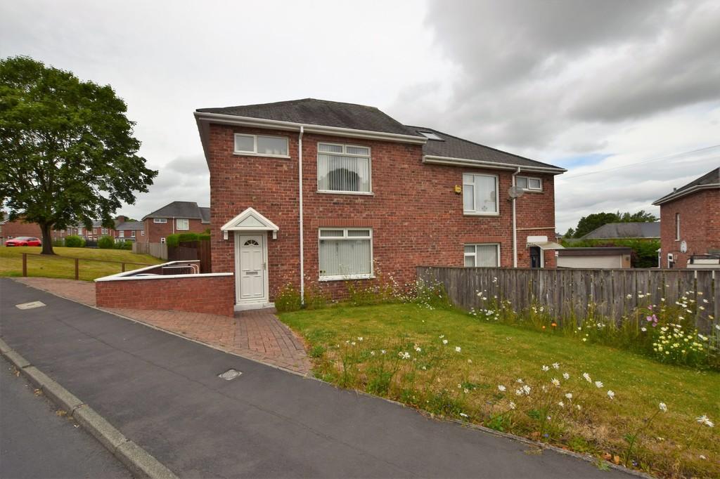Ryton Crescent, Shield Row, Stanley 4 bed semidetached house £140,000