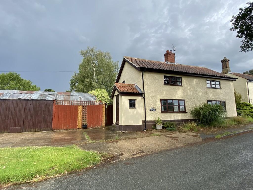 St. Cross South Elmham 3 bed detached house £550,000