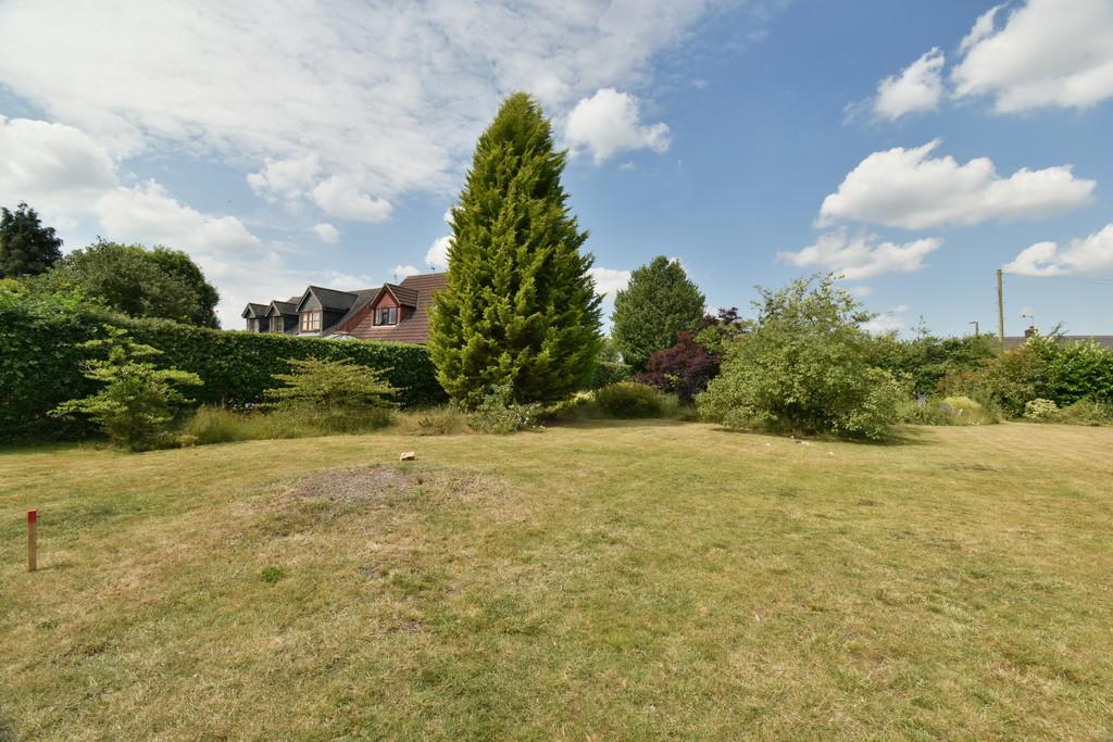 Westmead Road, BartonunderNeedwood Land £215,000