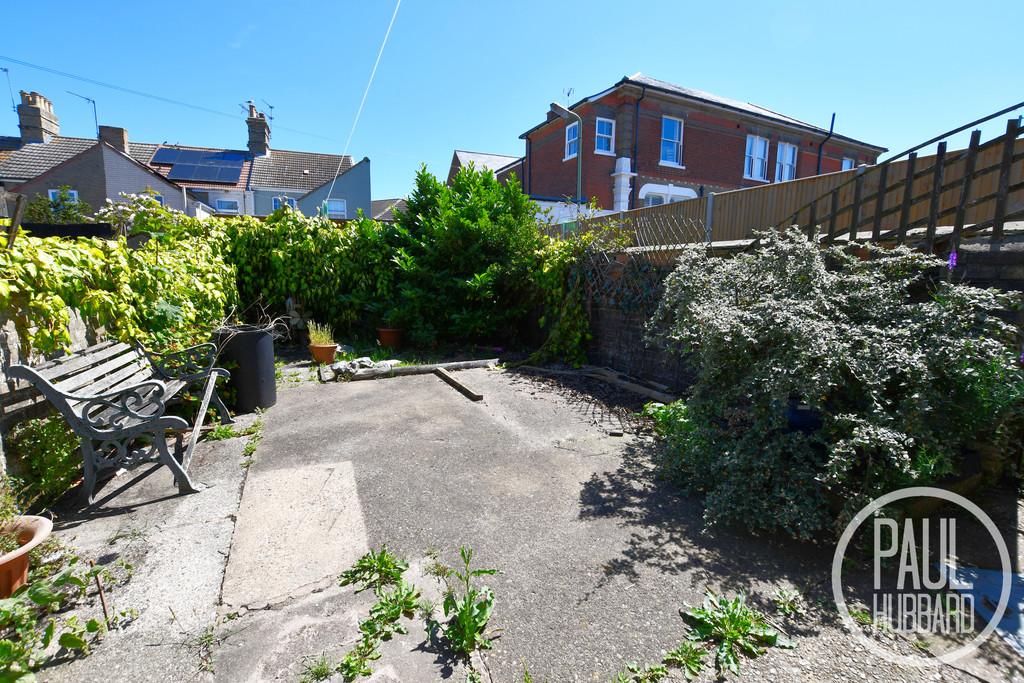 Lovewell Road, Kirkley, Lowestoft 3 bed end of terrace house £150,000