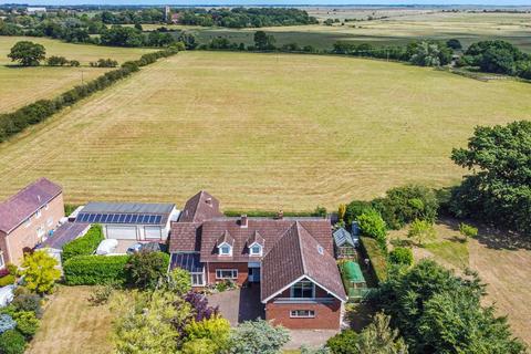 5 bedroom chalet for sale - Holly Farm Road, Reedham, Norwich