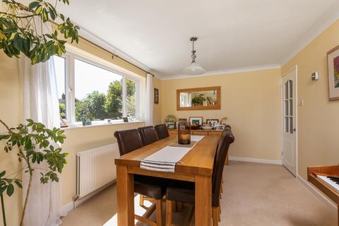4 Rewlands Drive, Winchester, SO22 6PA